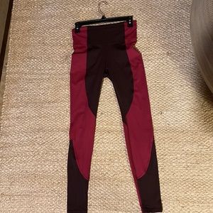 Lululemon 28” Tights Women’s Size 6 - Excellent Condition -only worn a few times